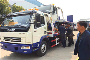 咸阳汽车道路救援拖车价格